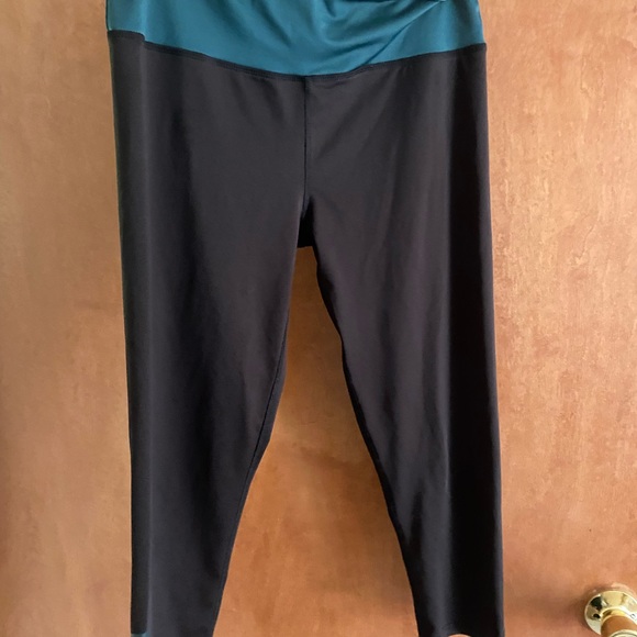 MSU Spartans workout capris - Picture 3 of 5